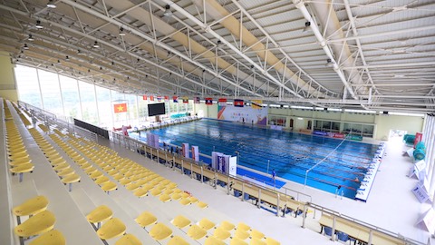 Đội tuyển bơi Việt Nam vừa tập, vừa thử nghiệm thiết bị của SEA Games 31